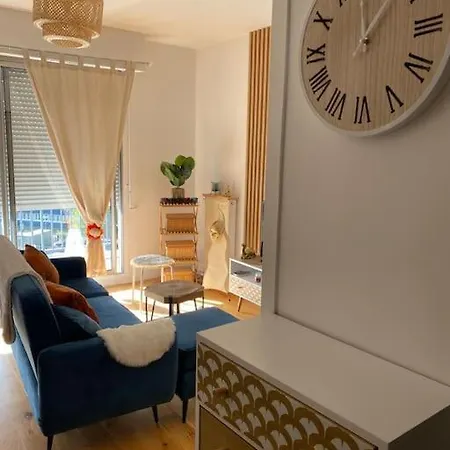 Vue Degagee Au Calme Dernier Etage *